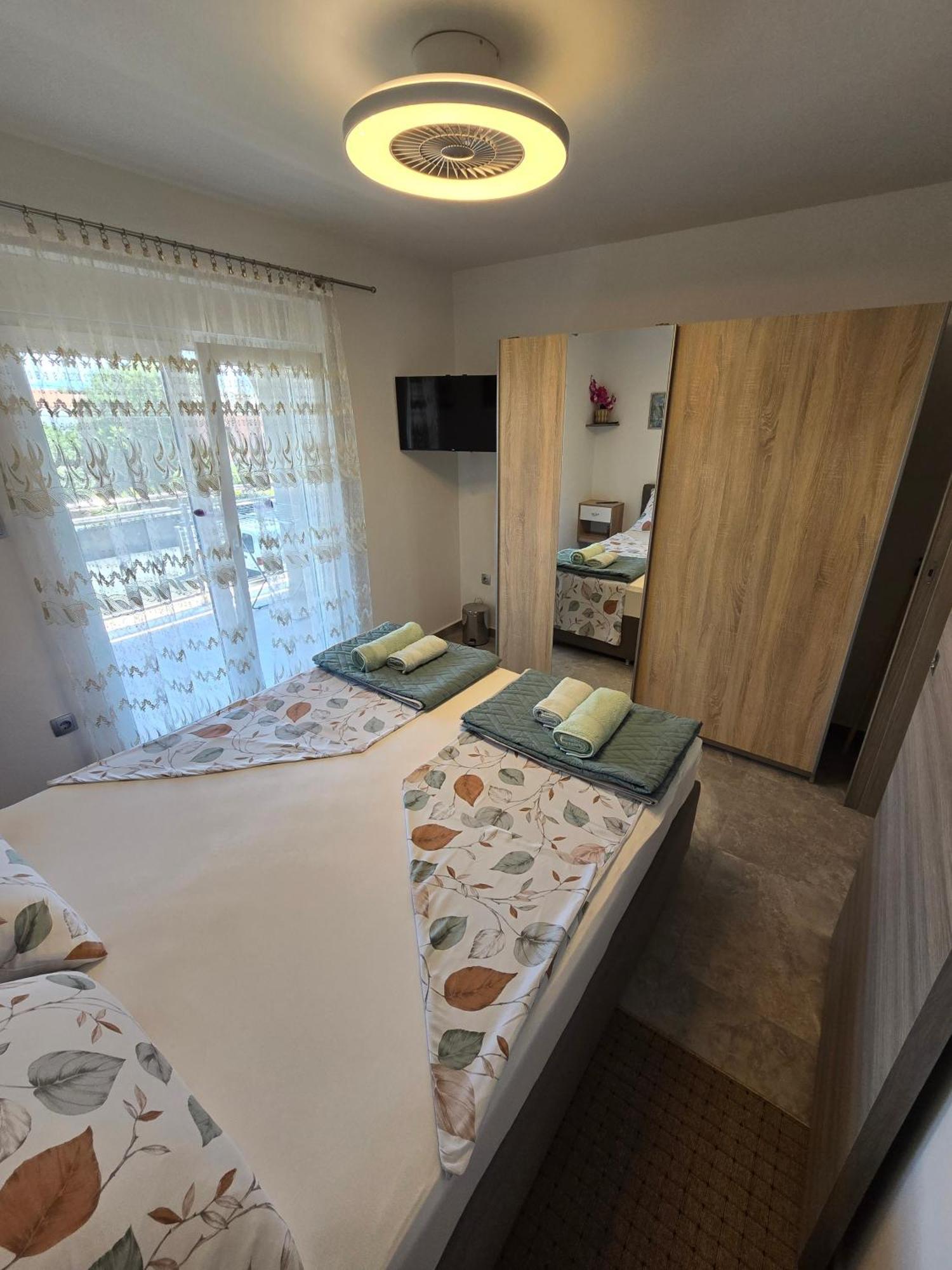 Apartmani Plavsic Нови-Винодолски Экстерьер фото