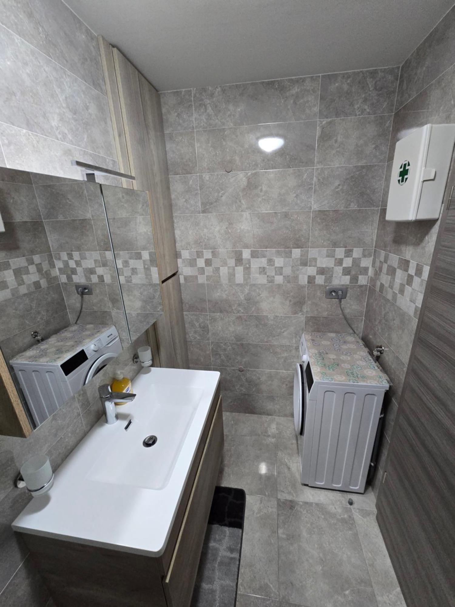 Apartmani Plavsic Нови-Винодолски Экстерьер фото