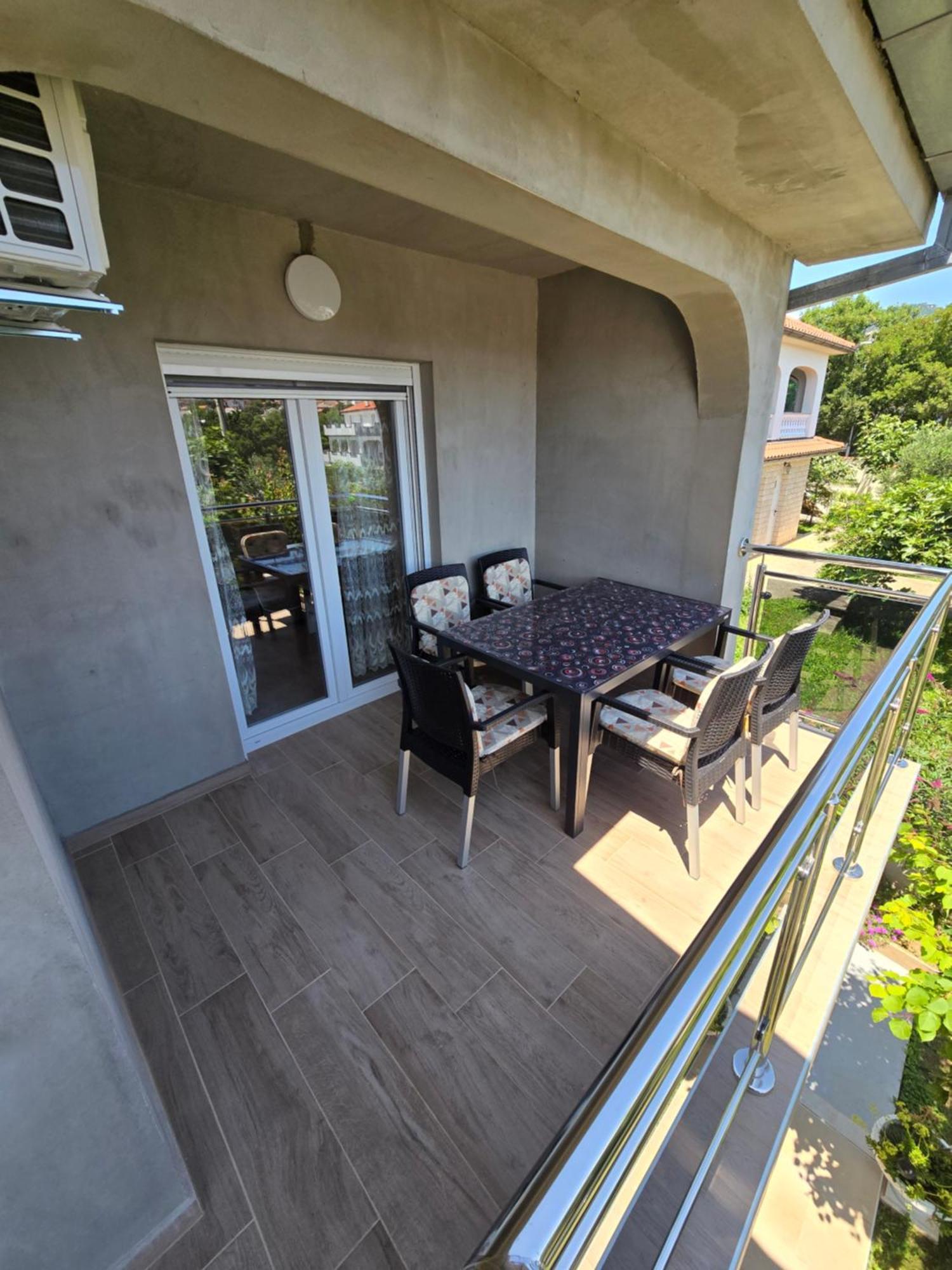 Apartmani Plavsic Нови-Винодолски Экстерьер фото